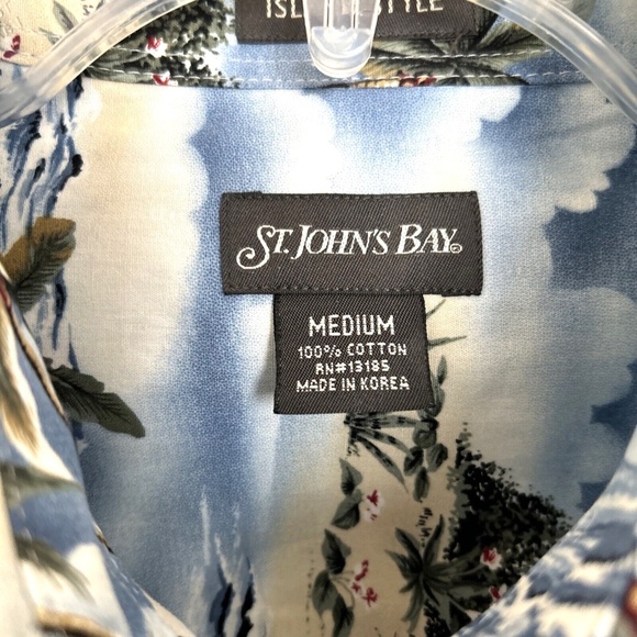St. Johns Bay Island Style Men's Short Sleeve Hawaiian Button Size Medium - Picture 3 of 6